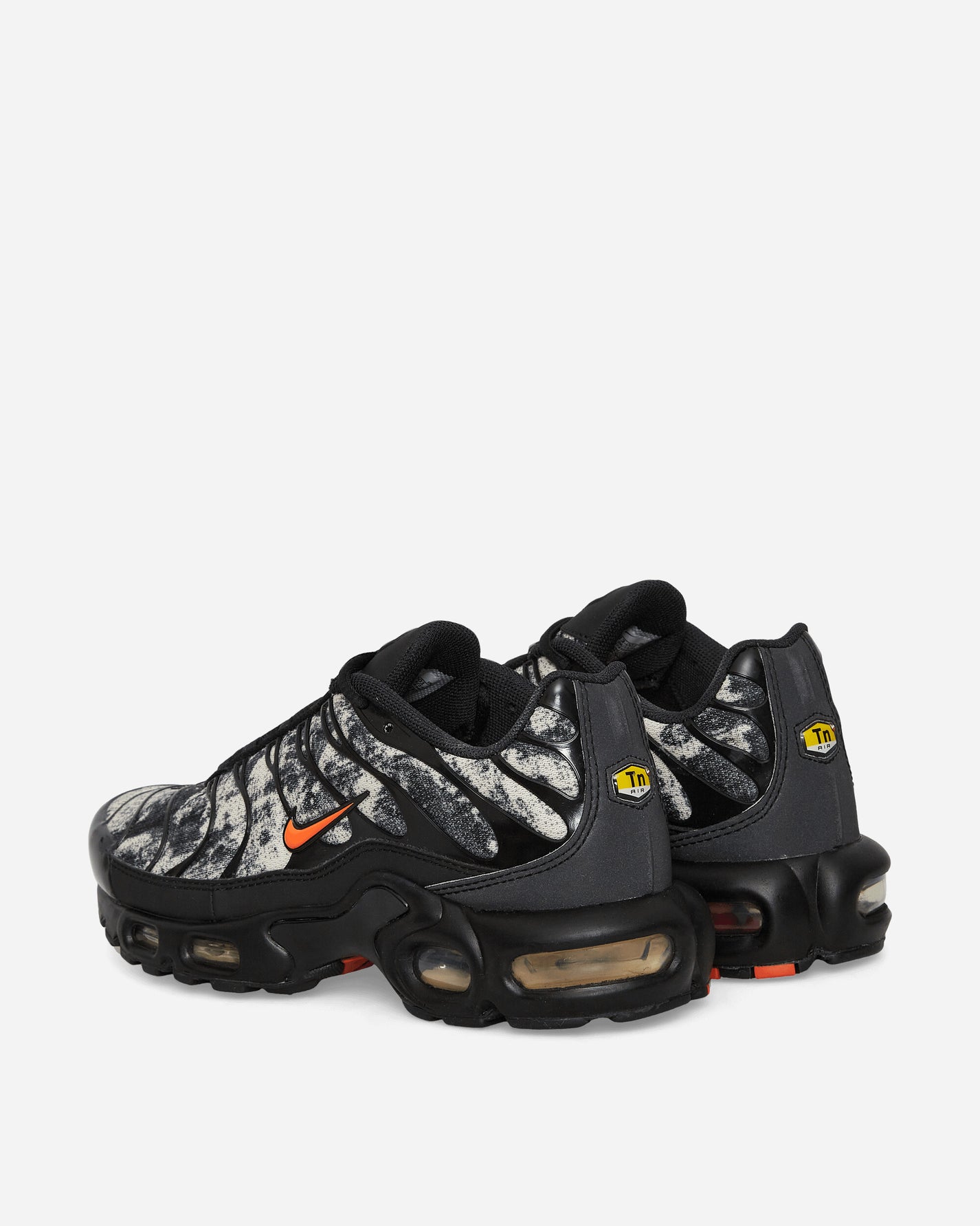 Nike Nike Air Max Plus Black/Safety Orange/Sanddrift Sneakers Low FV6913-001