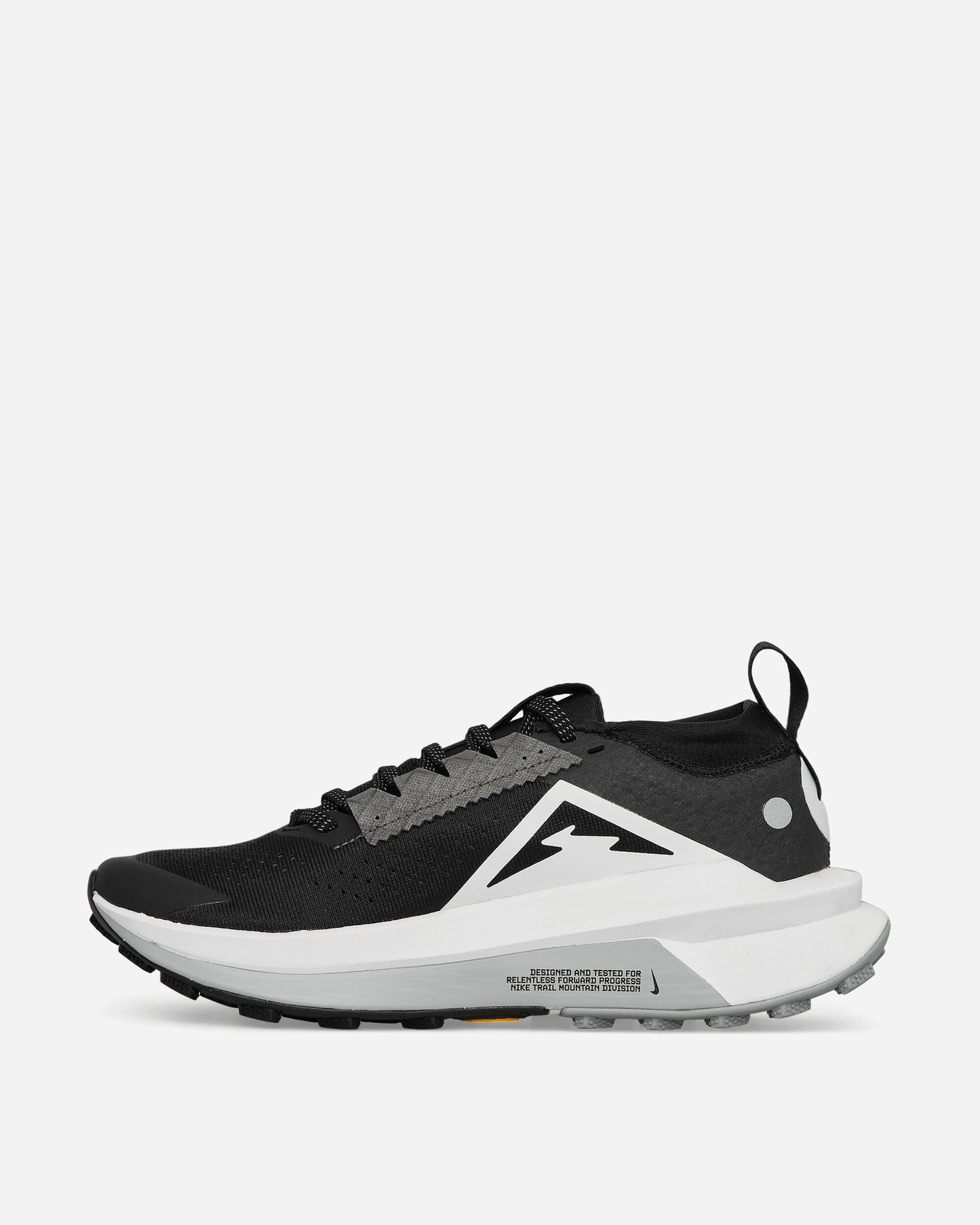 Nike Wmns Nike Zoomx Zegama Trail 2 Black/White Sneakers Low FD5191-001